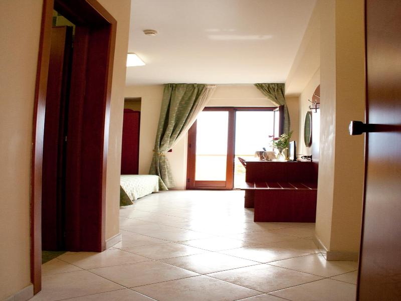 Hotel Felix — general view