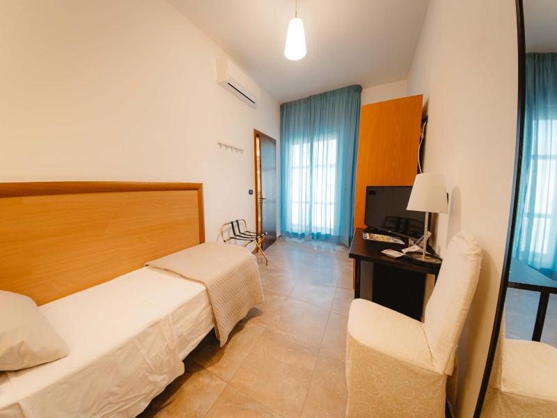 Hotel Accord Le Rose image