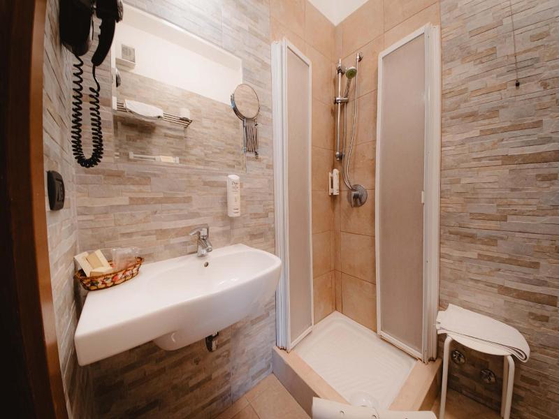 Hotel Accord Le Rose image