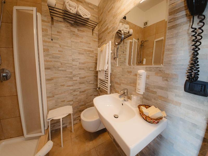 Hotel Accord Le Rose image