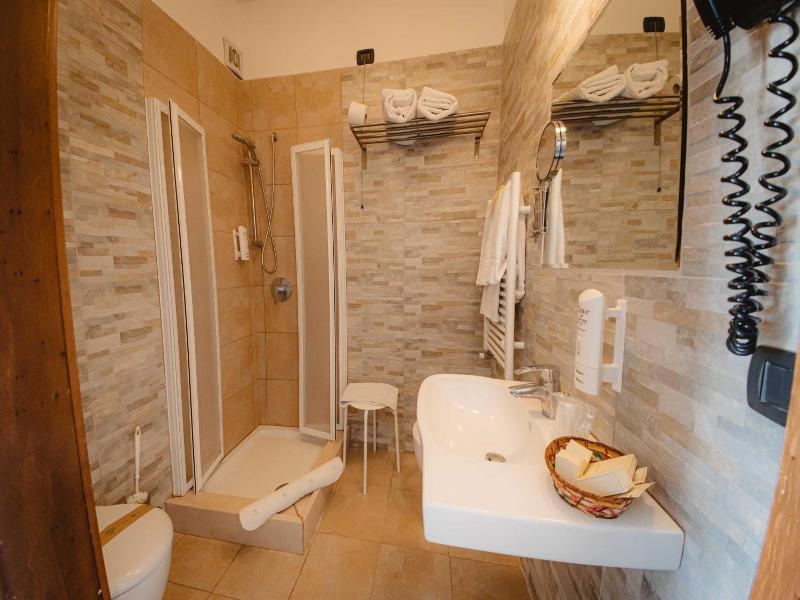 Hotel Accord Le Rose image