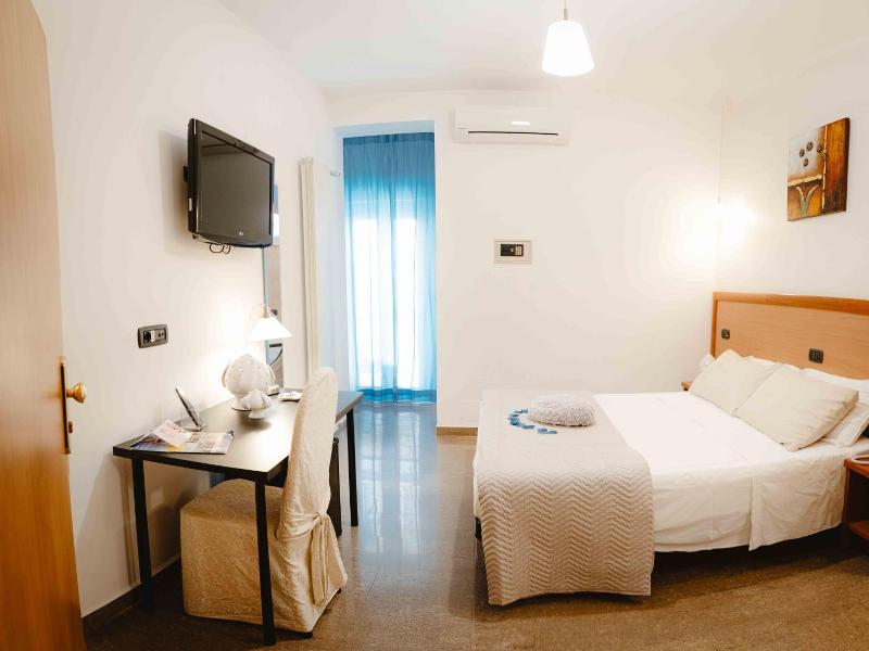 Hotel Accord Le Rose image