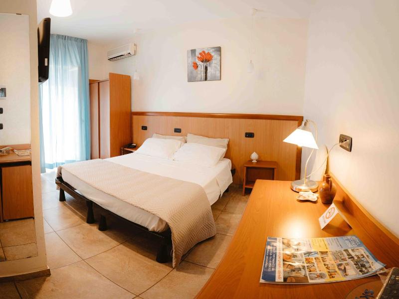 Hotel Accord Le Rose image