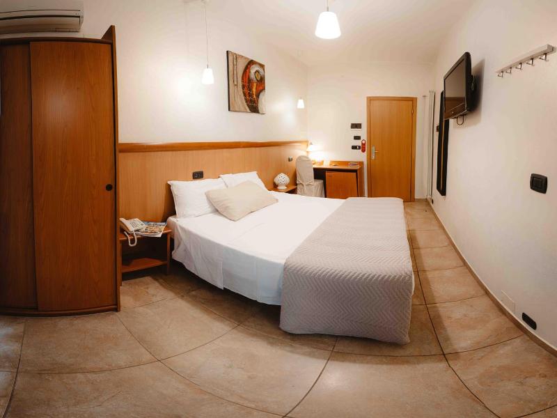 Hotel Accord Le Rose image