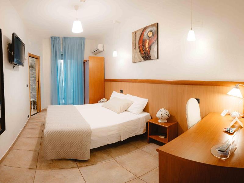 Hotel Accord Le Rose image