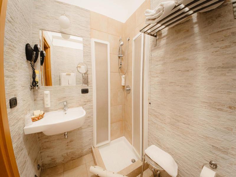 Hotel Accord Le Rose image