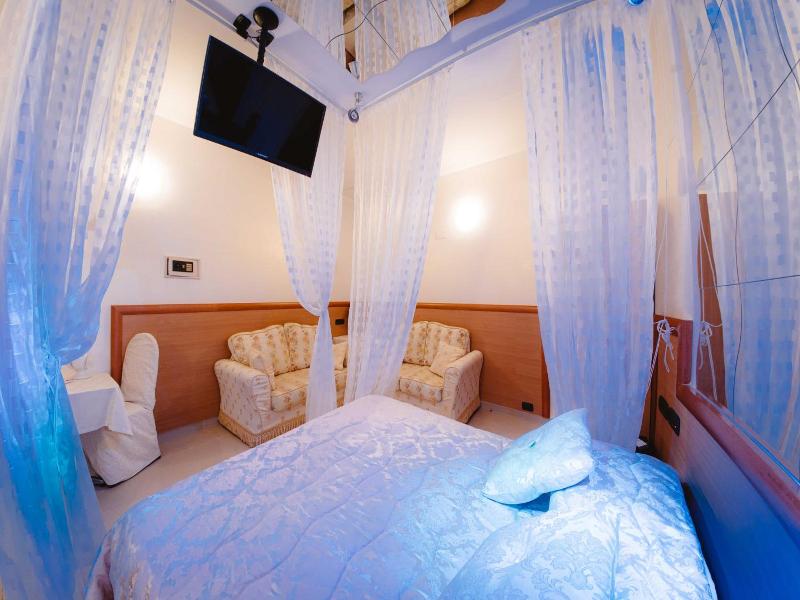 Hotel Accord Le Rose image