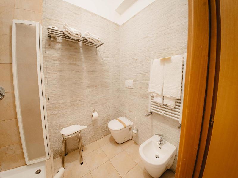 Hotel Accord Le Rose image