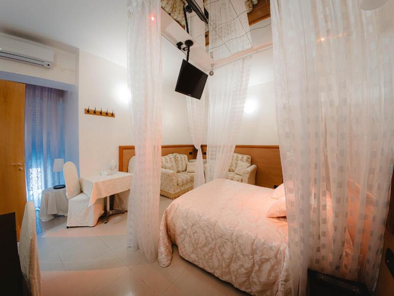 Hotel Accord Le Rose image