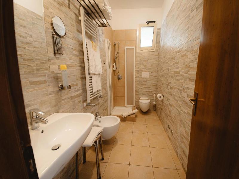 Hotel Accord Le Rose image