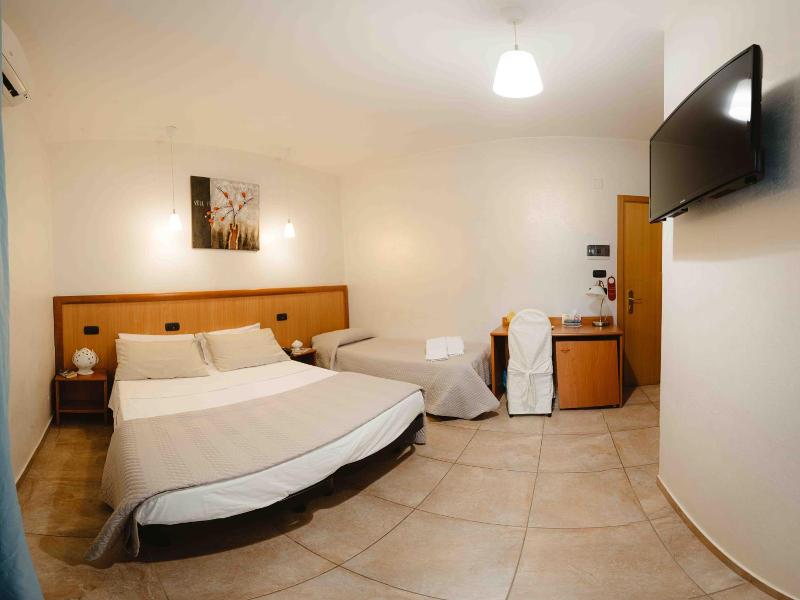 Hotel Accord Le Rose image
