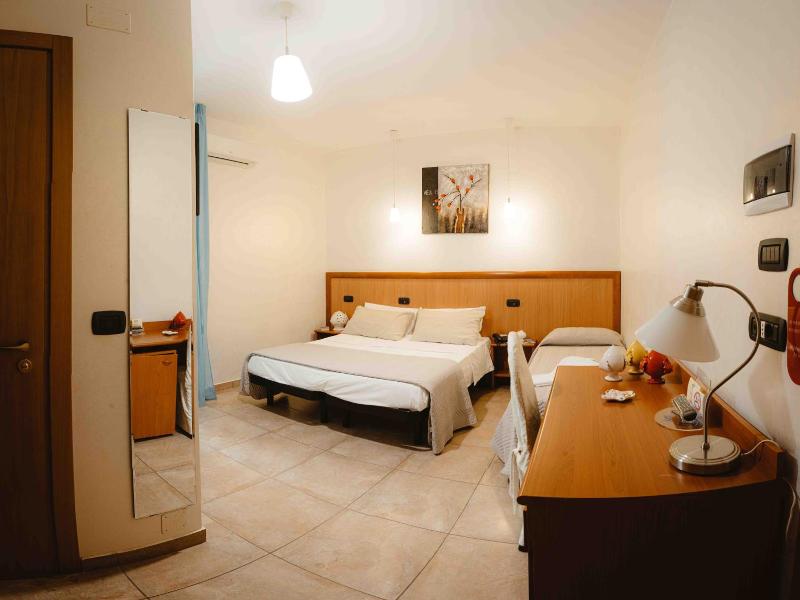 Hotel Accord Le Rose image