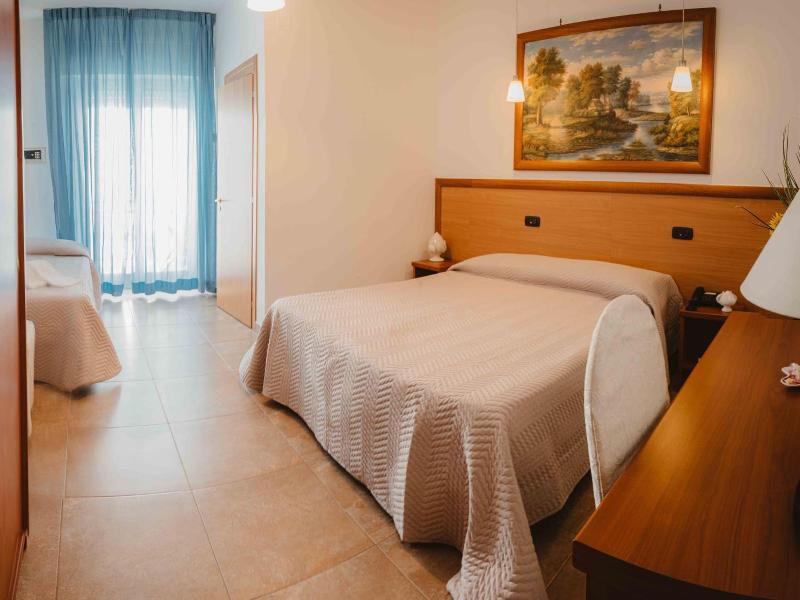 Hotel Accord Le Rose image