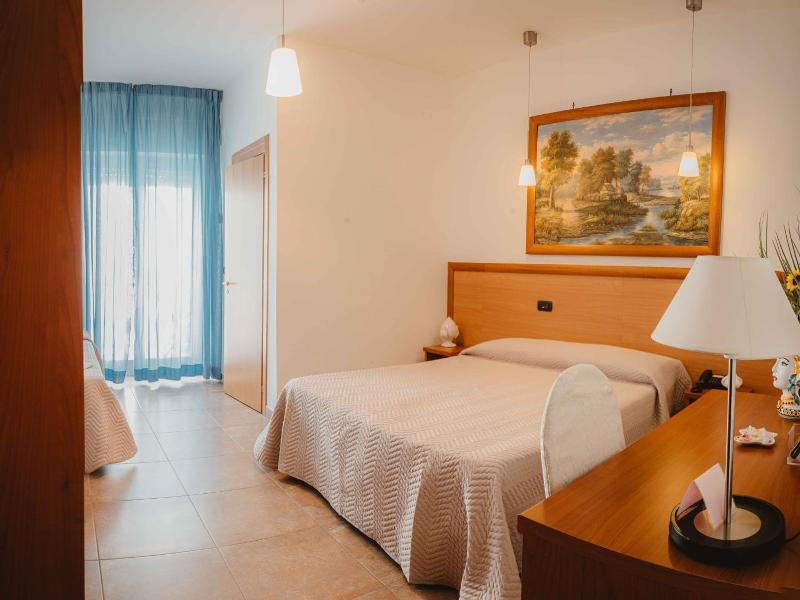 Hotel Accord Le Rose image