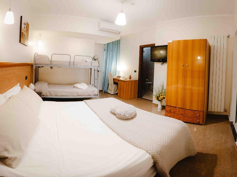 Hotel Accord Le Rose image