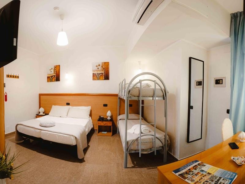 Hotel Accord Le Rose image