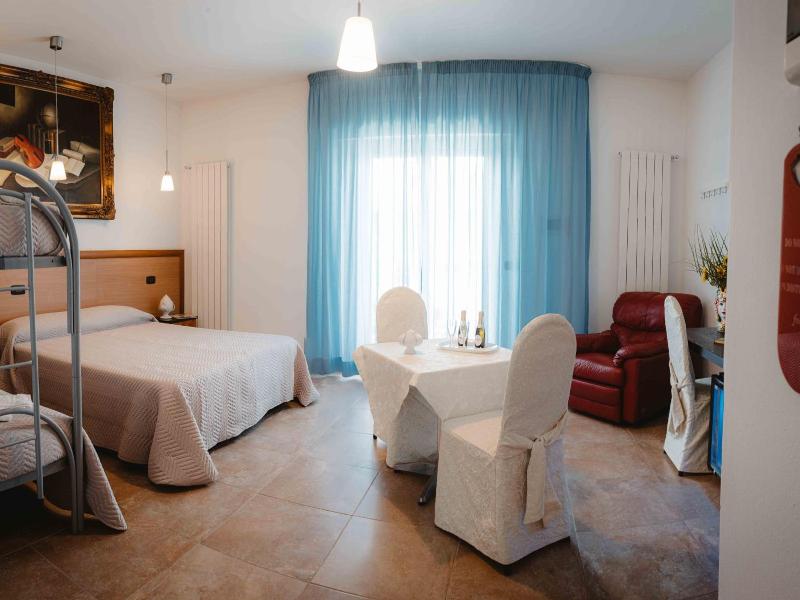 Hotel Accord Le Rose image