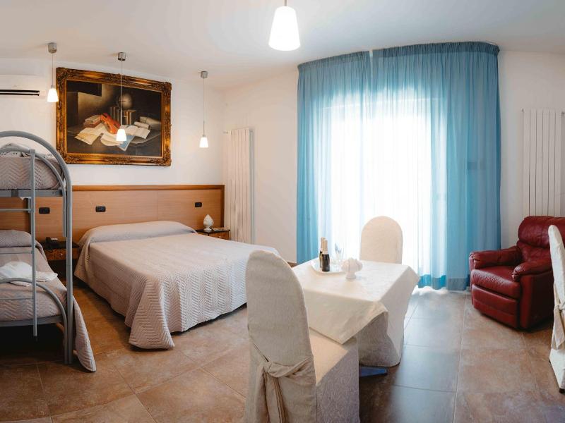 Hotel Accord Le Rose image