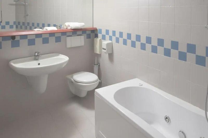 B&B Hotel Alba 4