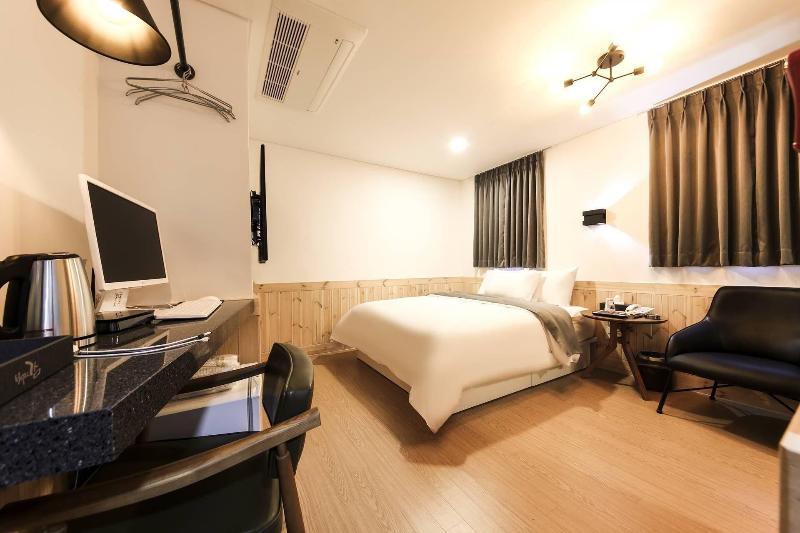 Hotel Gam image