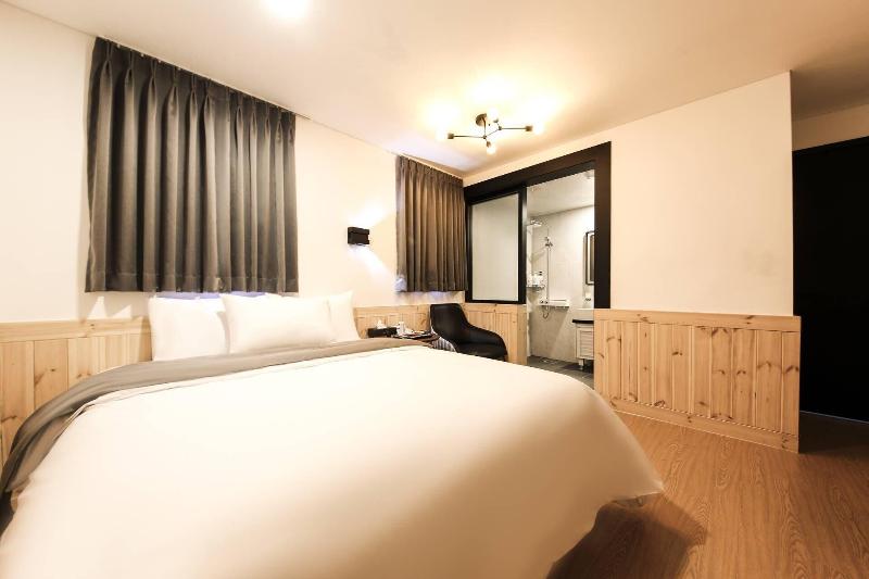 Hotel Gam image