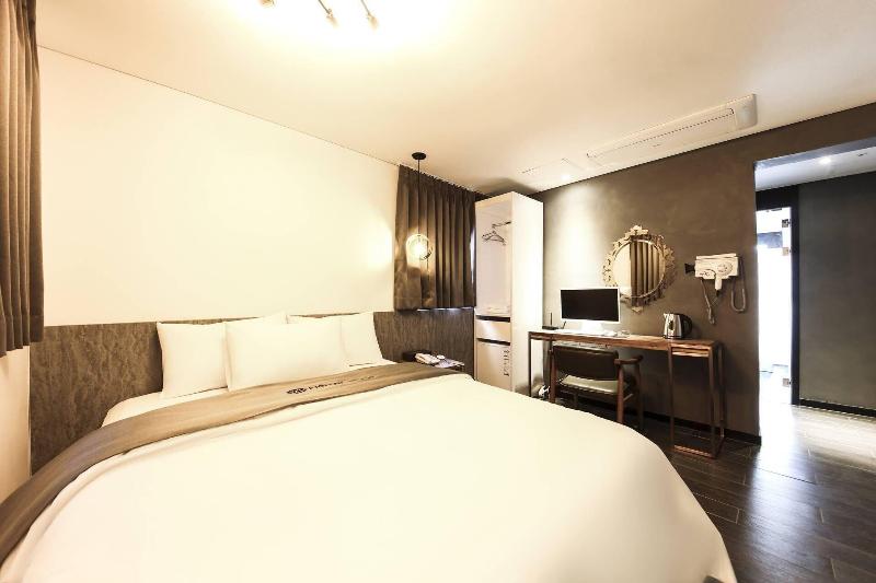 Hotel Gam image