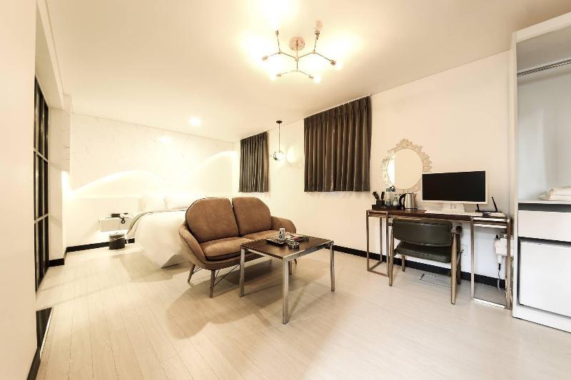 Hotel Gam image