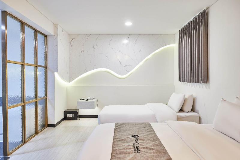 Hotel Gam image