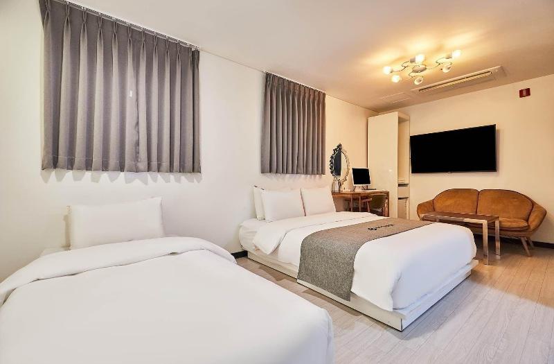 Hotel Gam image