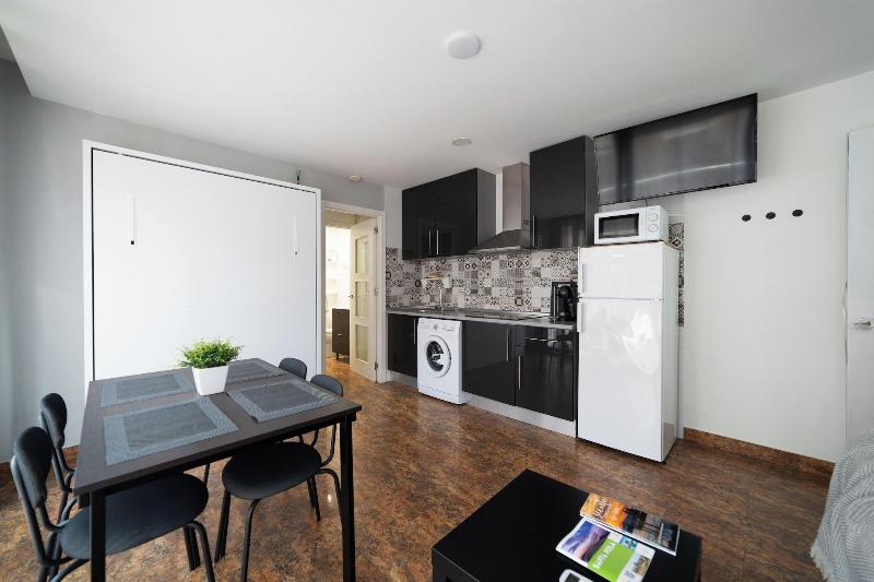 Hostal Quatre Llunes image
