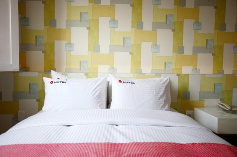 Q Hotel image