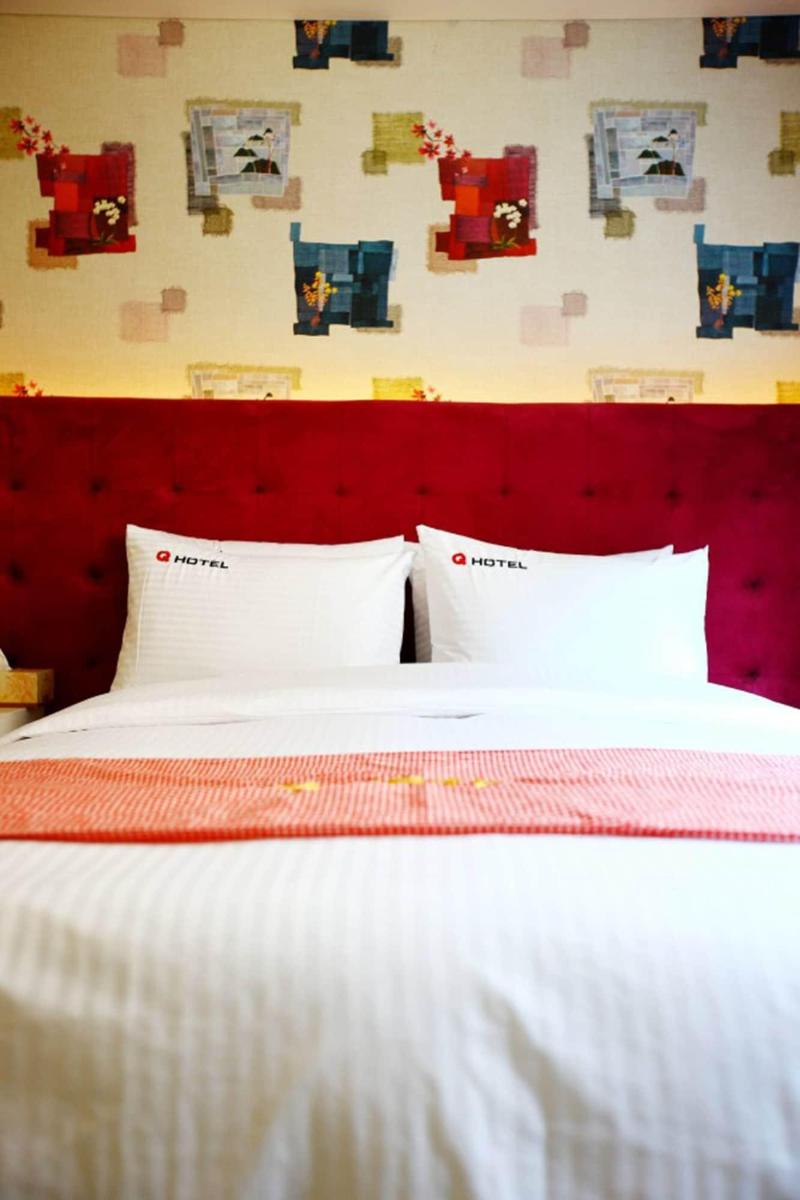 Q Hotel image
