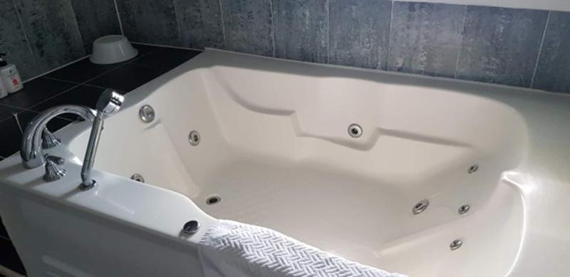 Q Hotel image