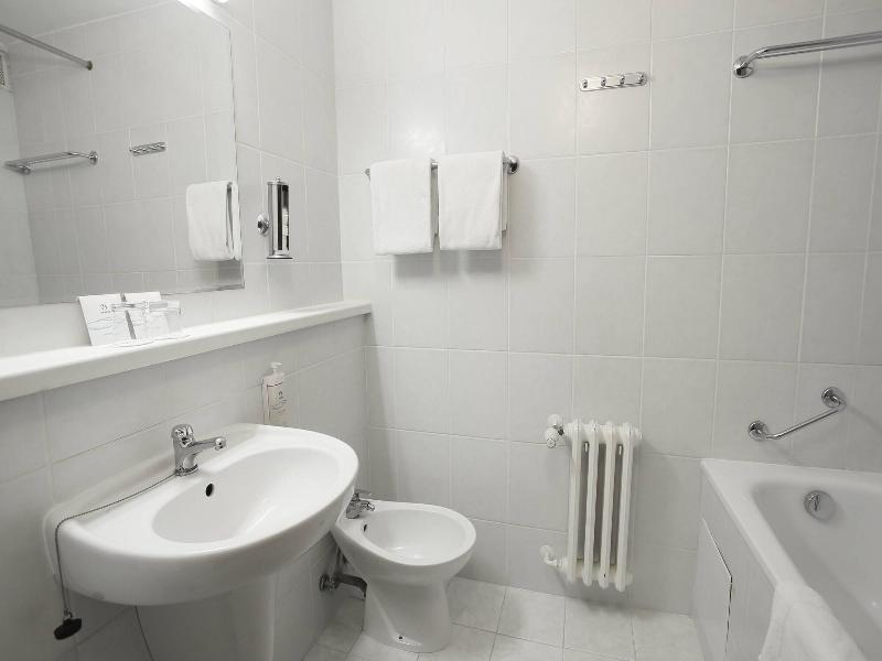 Splendid Ensana Health Spa Hotel image