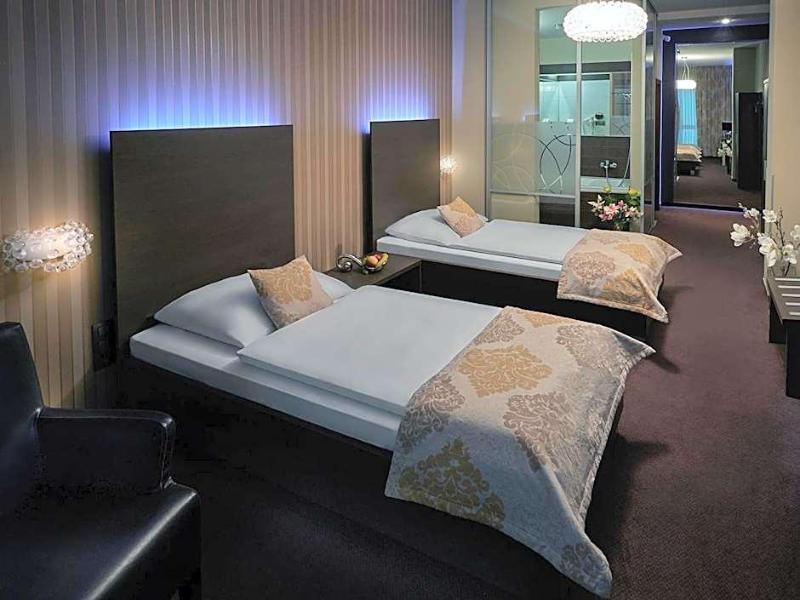 Hotel Centrum image