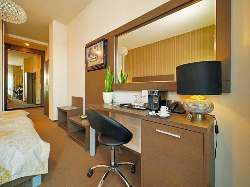 Hotel Centrum image