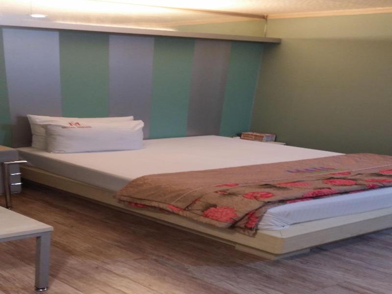 Midas Hotel image
