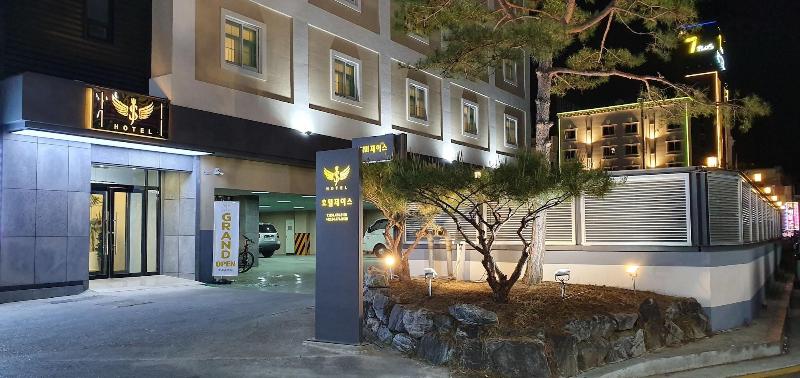 Hotel J's image