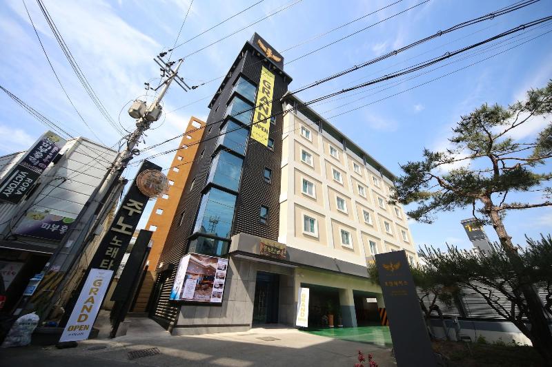Hotel J's image