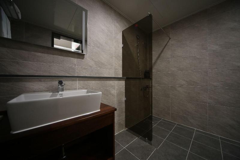 Hotel J's image