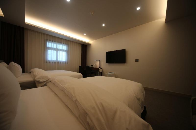 Hotel J's image