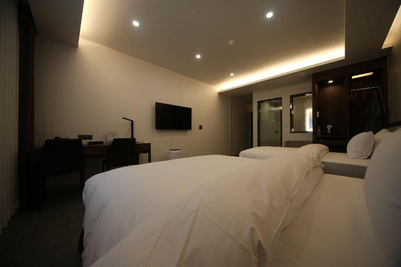 Hotel J's image