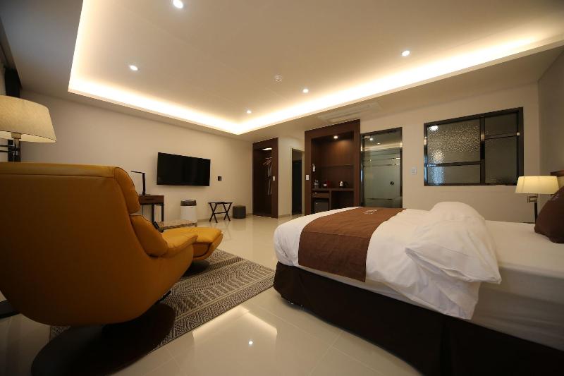 Hotel J's image