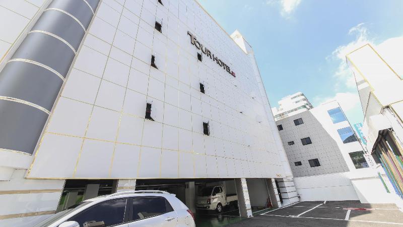 Tour Hotel
