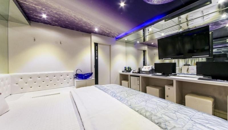9To9 Motel image