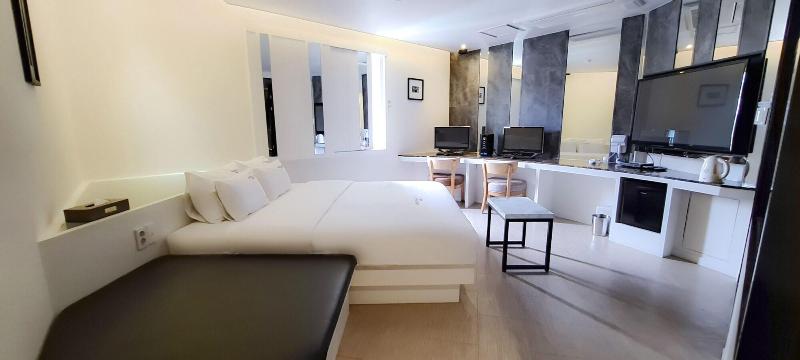 2Heaven Hotel image
