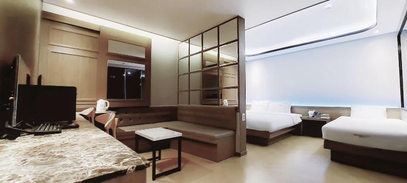 2Heaven Hotel image