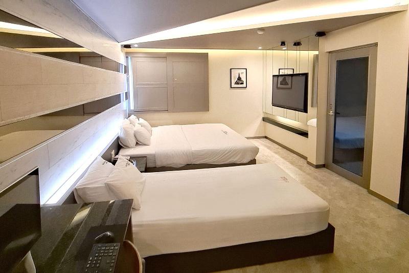 2Heaven Hotel image