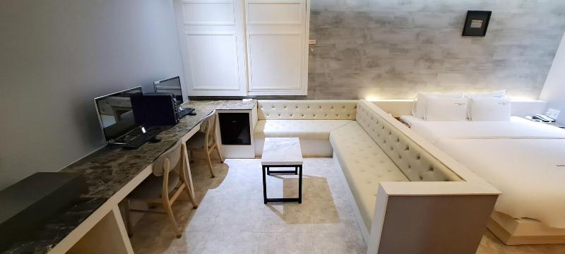 2Heaven Hotel image