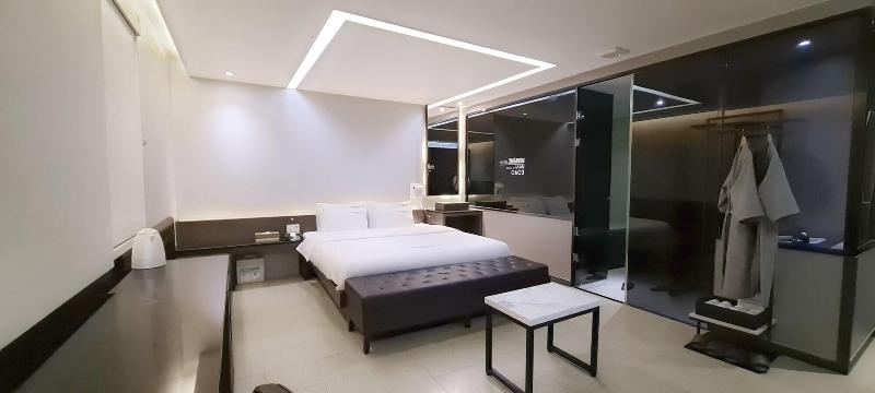 2Heaven Hotel image